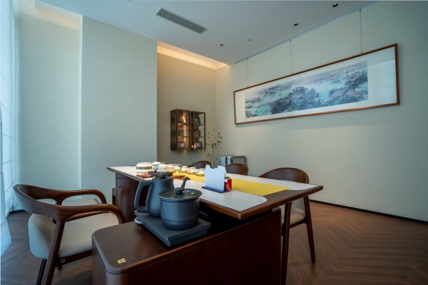 DSC08205-HDR.jpg